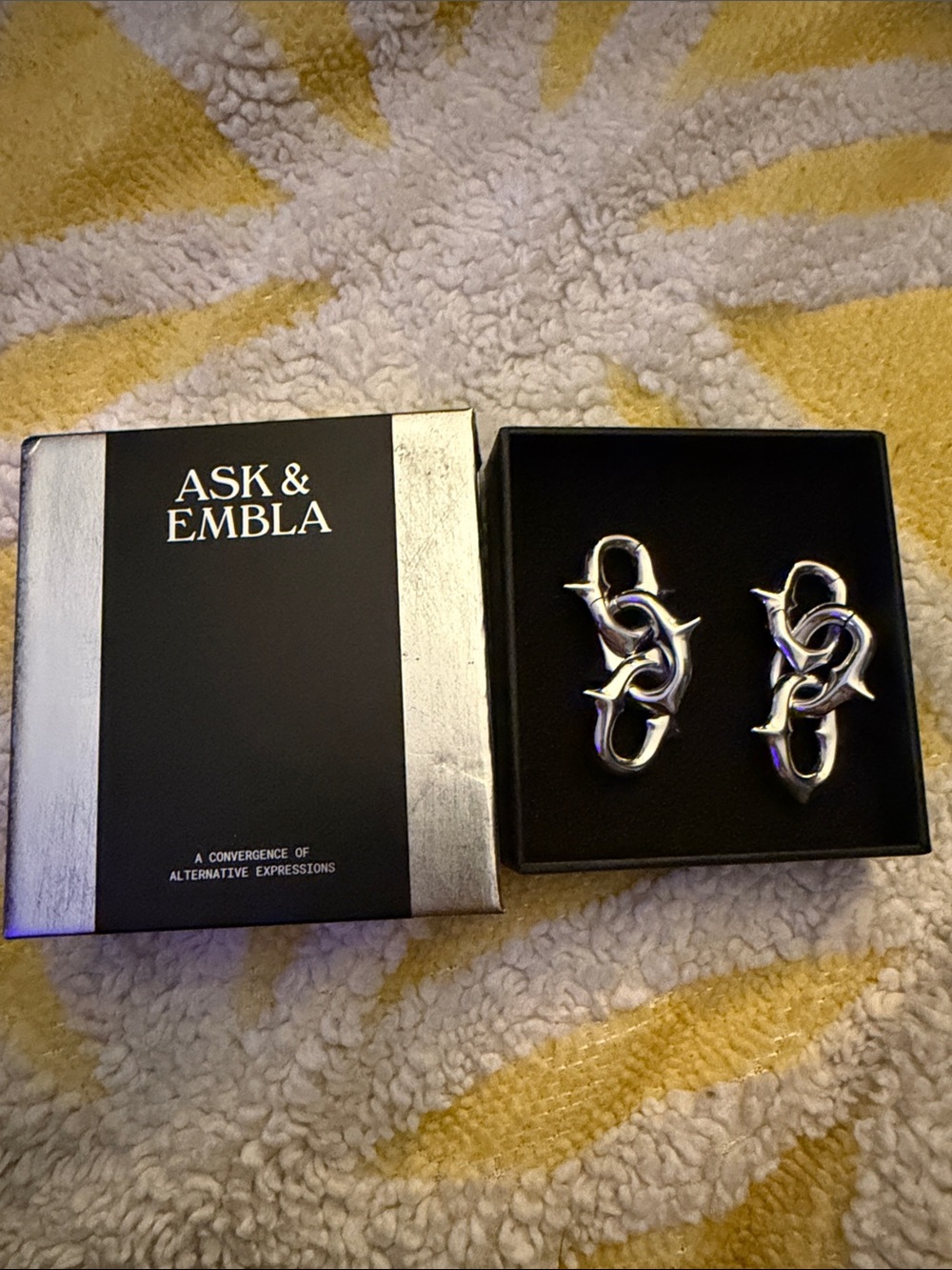 Ask & Embla🩶 Y2K Stainless Steel Interlocking Link Clicker Earrings